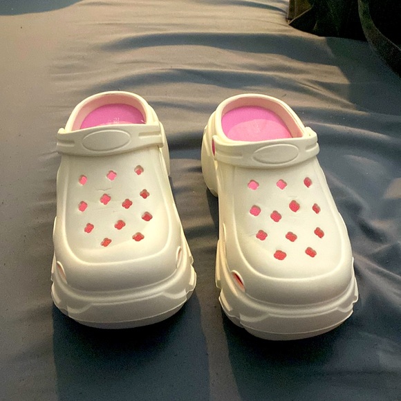 Cream and pink platform crocs from forever 21 - Picture 2 of 8